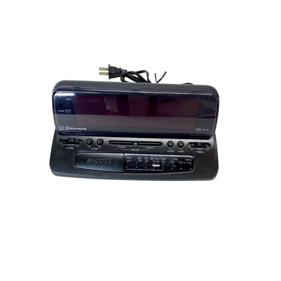 Emerson AM/FM Clock Radio Dual Alarm Snooze Function Black Red Digital Readout - Picture 6 of 10